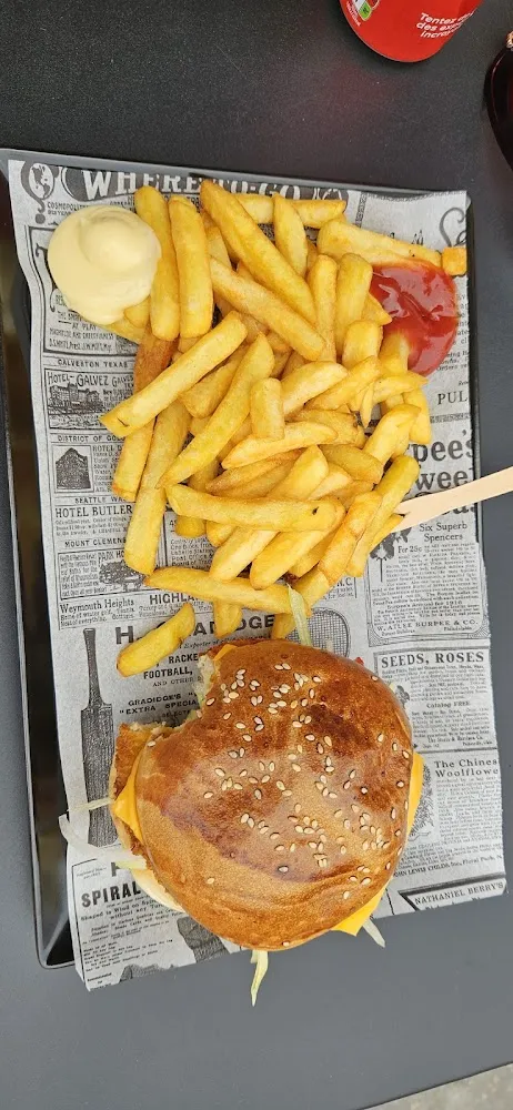 Chicken Burger Og Pommes